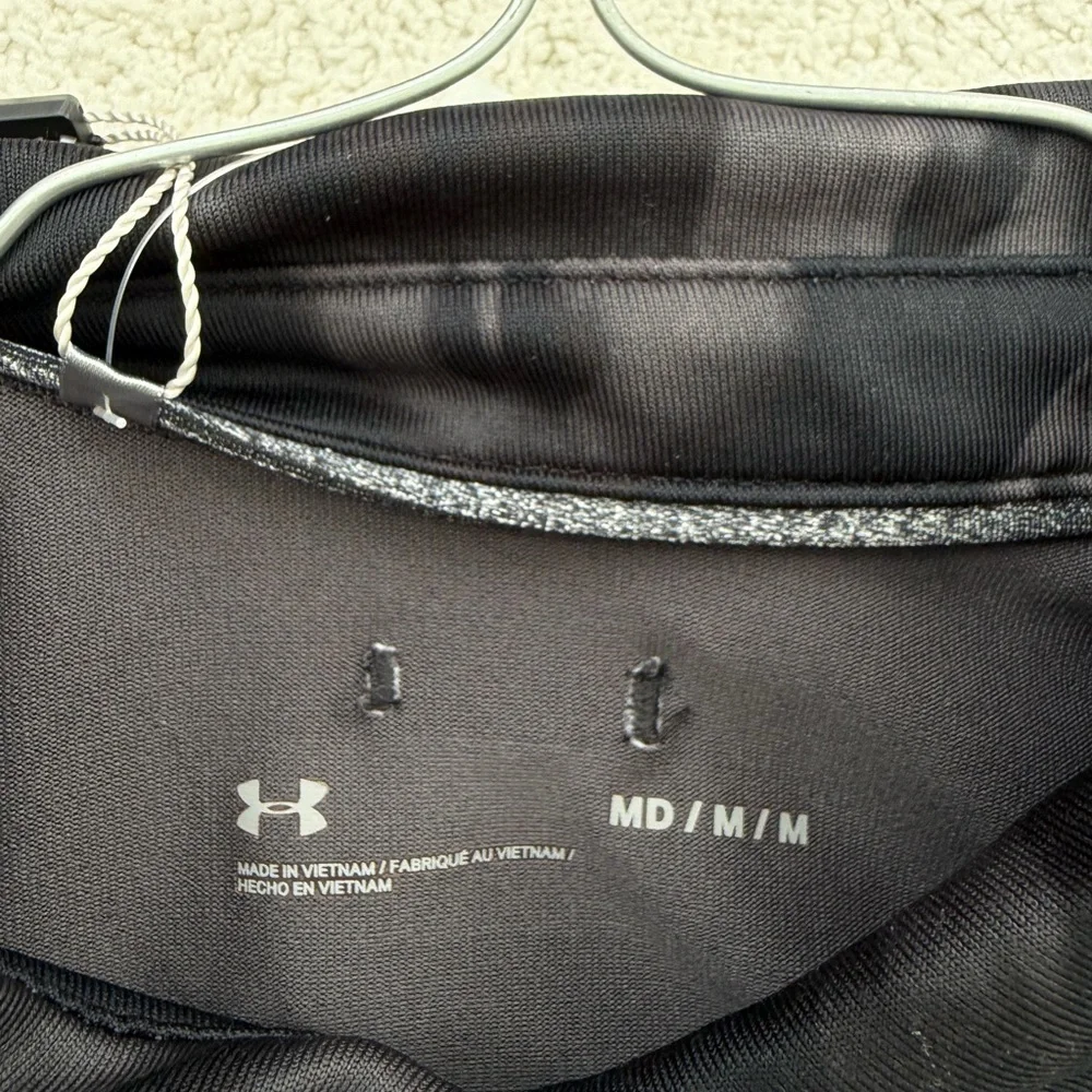 Under Armor Golf Polo Shirt. Size Medium Women NWT - Picture 6 of 10